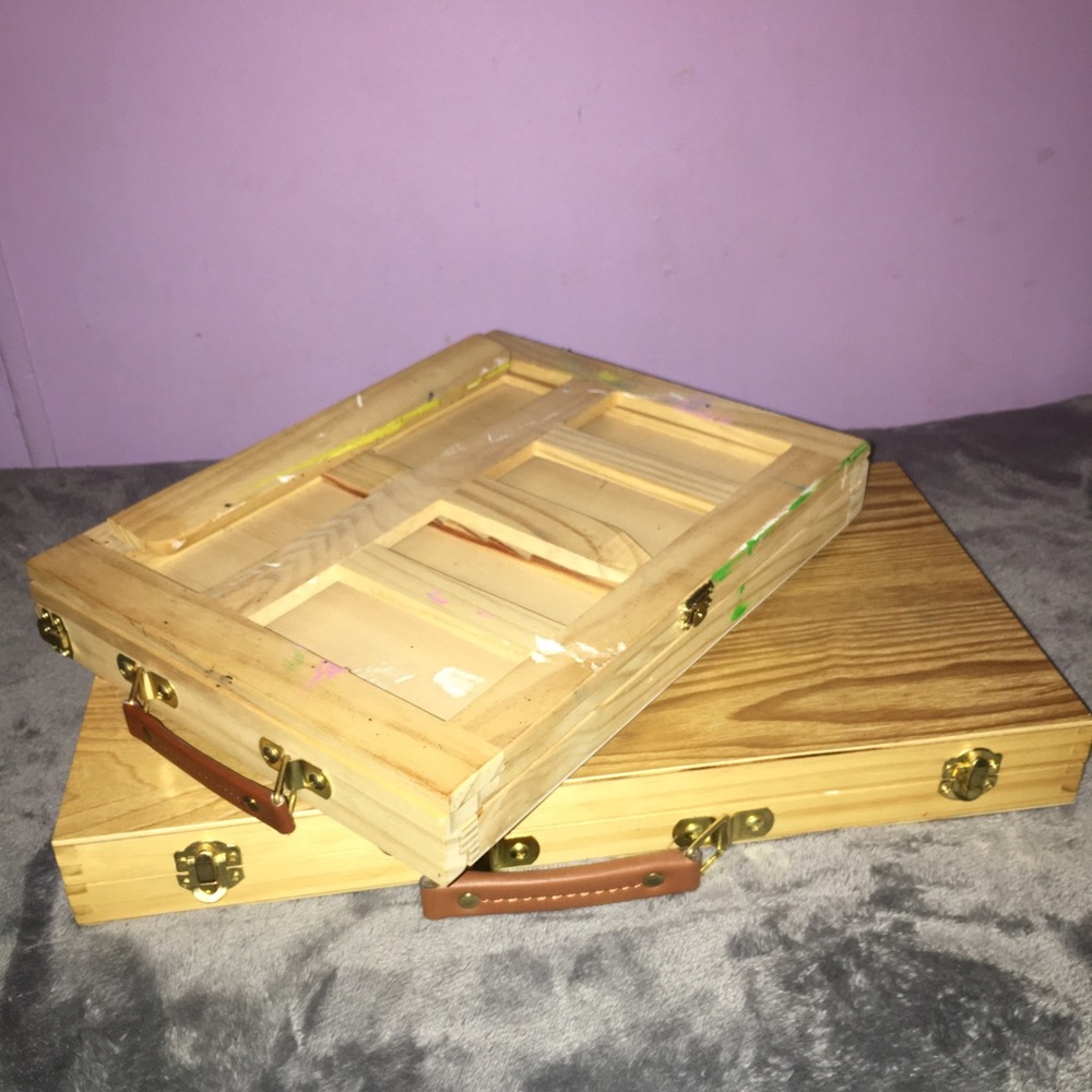 Art supply case with canvases holder Carrie case